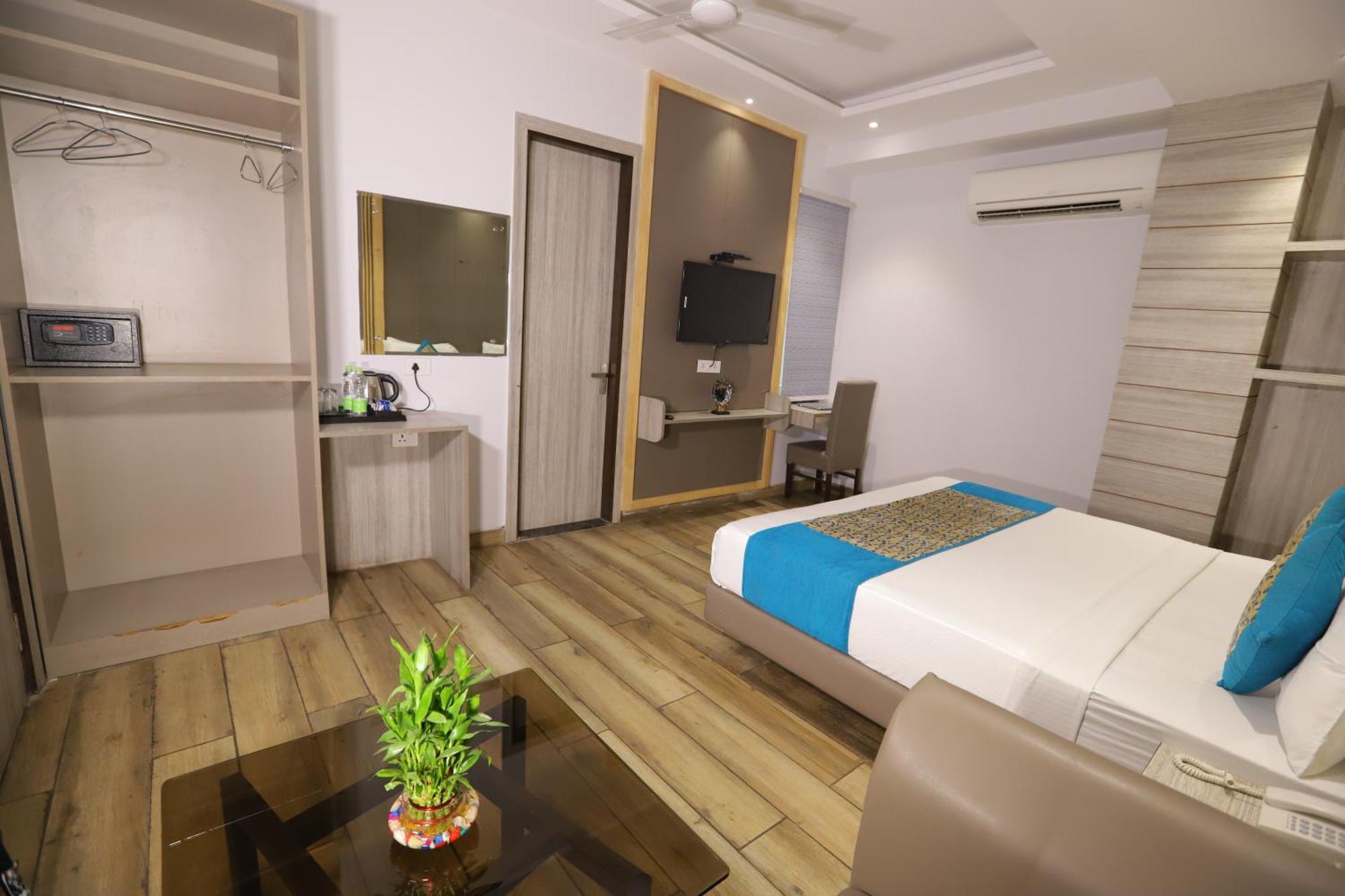 Hotel Kelvish Free Airport Pickup New Delhi Exteriör bild