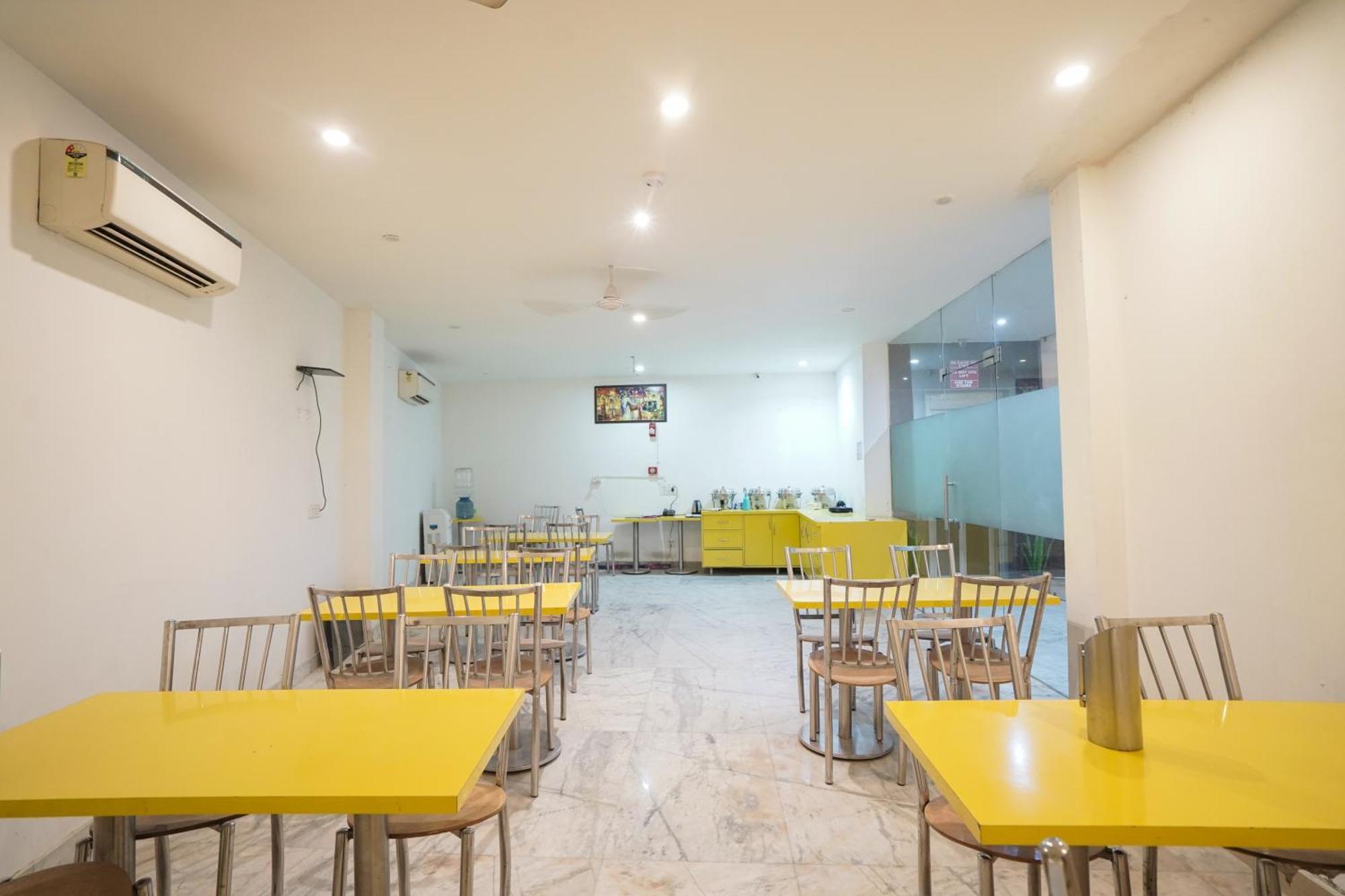 Hotel Kelvish Free Airport Pickup New Delhi Exteriör bild