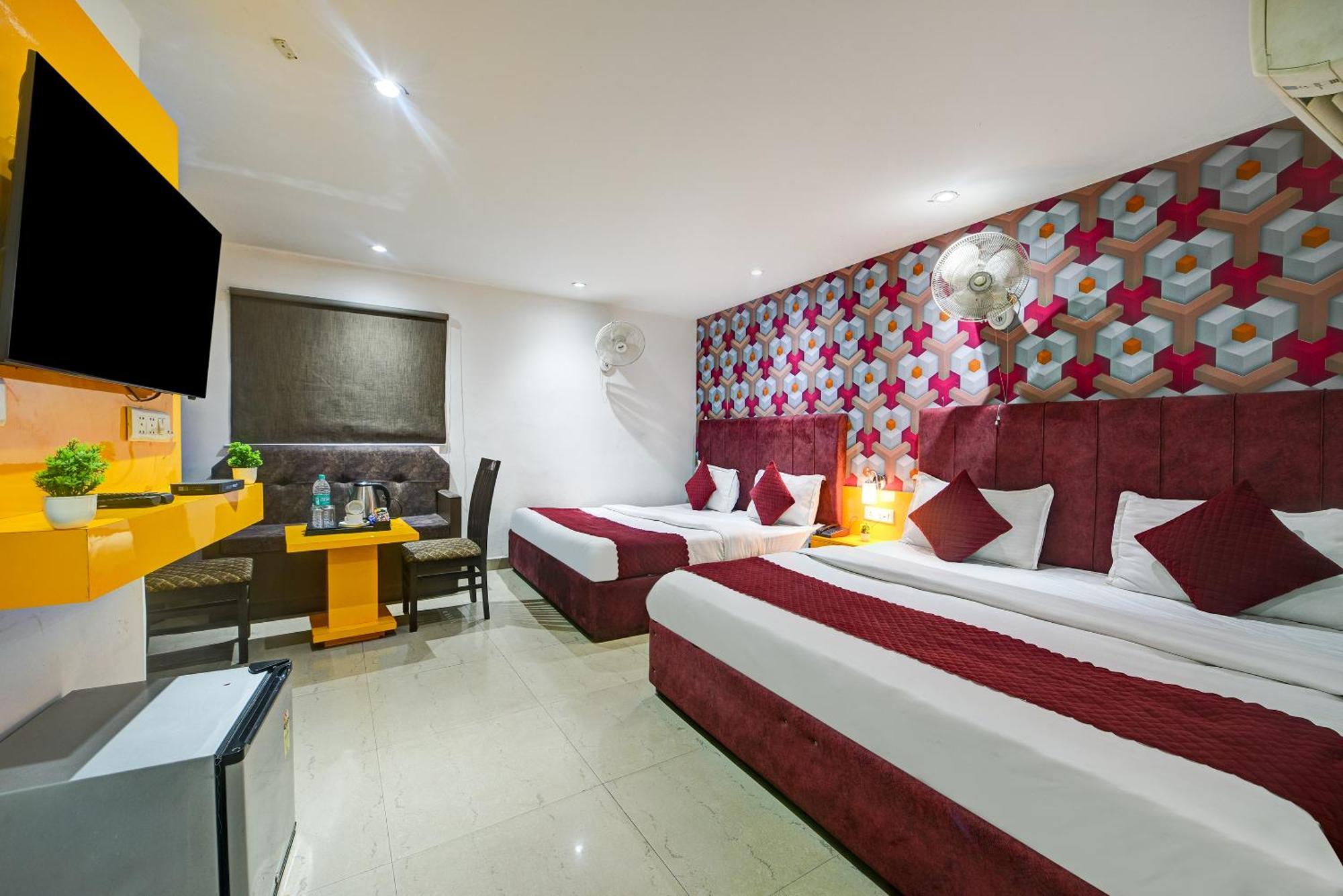 Hotel Kelvish Free Airport Pickup New Delhi Exteriör bild